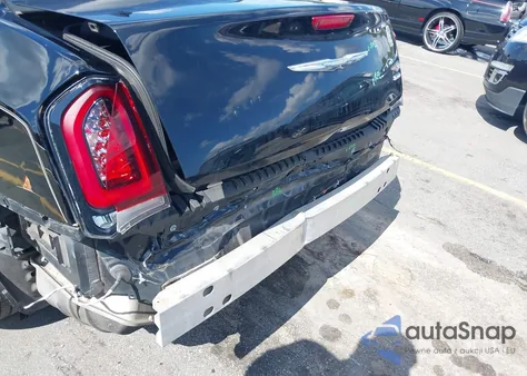 2018 Chrysler 300 Touring из США, поврежденный, VIN 2C3CCAAG7JH340463